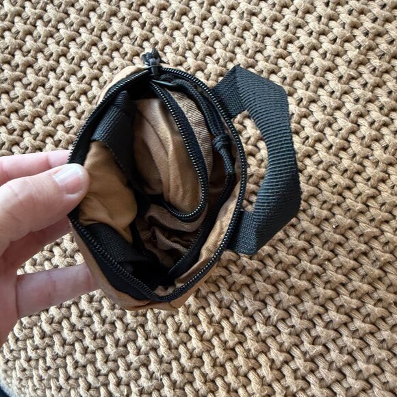 Eddie Bauer Stowaway 10L Sling Packable Bag - Picture 2 of 13